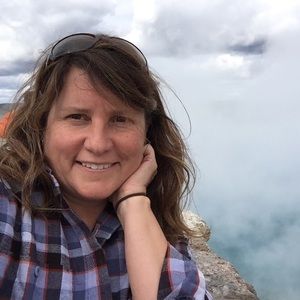 Meet your Posher, Debbie